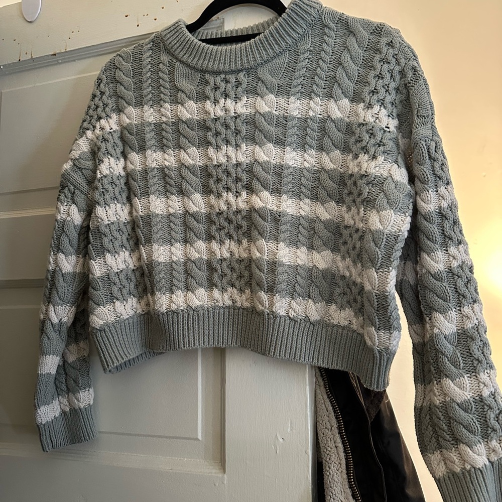 Jessica Simpson Sweater in Green and White